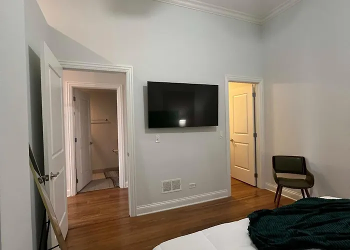 Chic 1 Bedroom W Parking